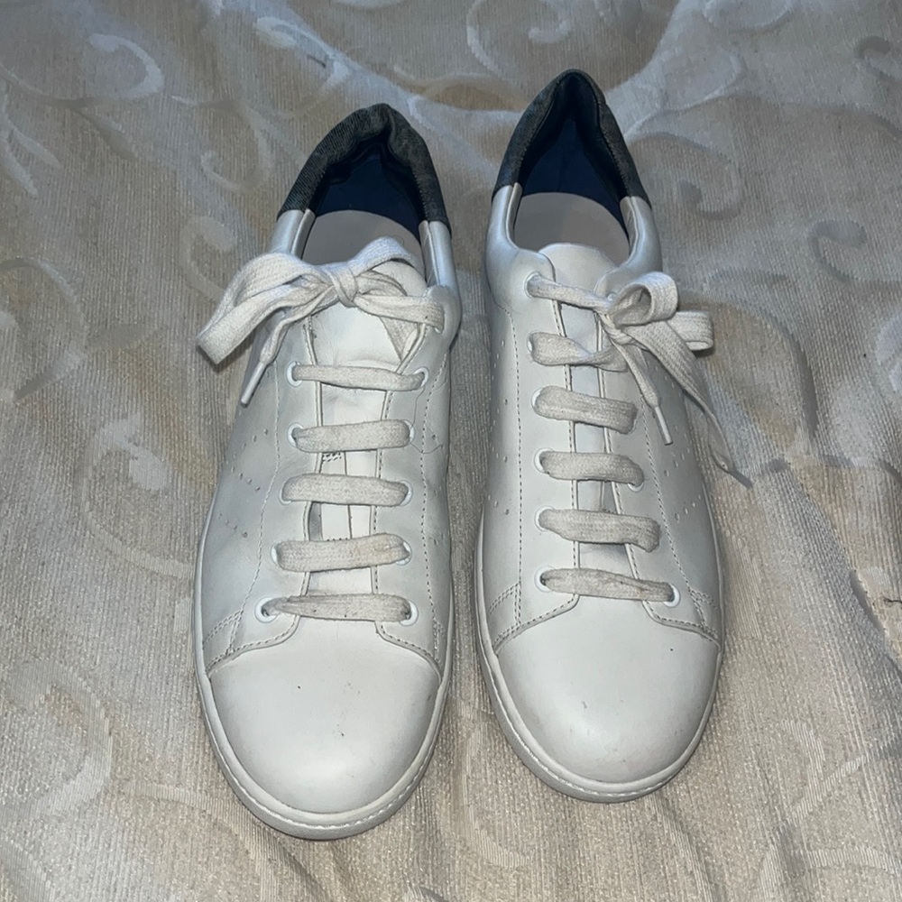 Vince White Tennis Shoes Gray backs White Laces Leather Size 10